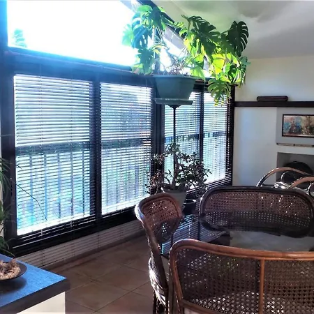 Chambres D'hotes Au Vieux Cypres Bed & Breakfast *