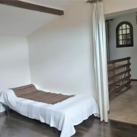 Chambres D'hotes Au Vieux Cypres * Laverune