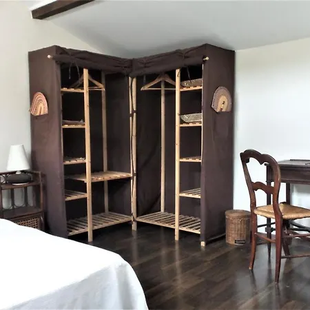Chambres D'hotes Au Vieux Cypres Bed & Breakfast *