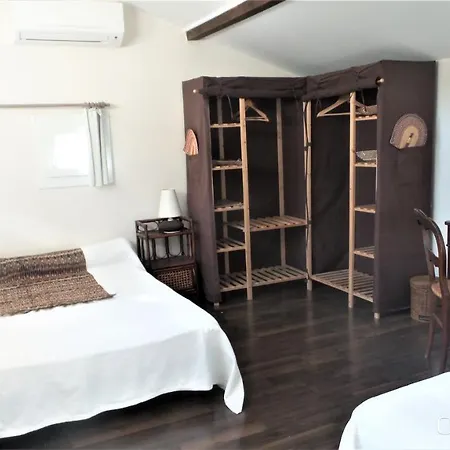 Bed & Breakfast Chambres D'hotes Au Vieux Cypres Laverune