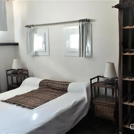 Chambres D'hotes Au Vieux Cypres * Laverune