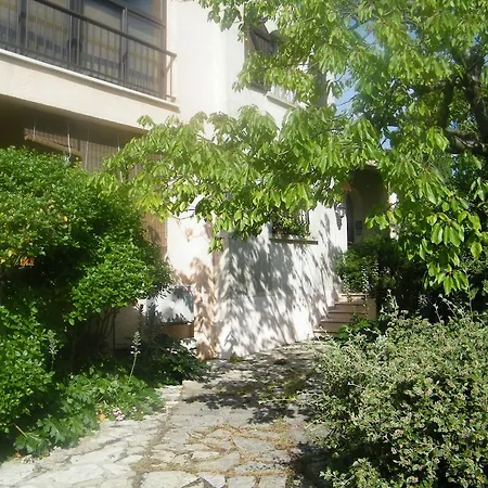 Chambres D'hotes Au Vieux Cypres