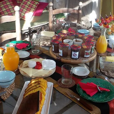 Chambres D'hotes Au Vieux Cypres Bed & Breakfast Laverune